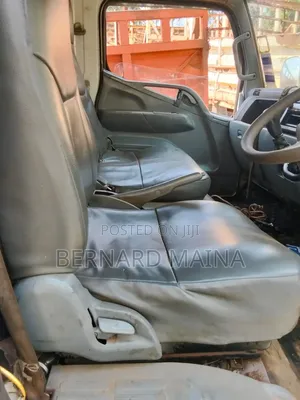 Mitsubishi Fuso Canter FE84DV