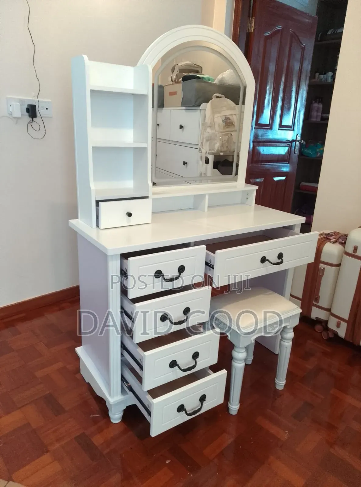 Executive Dressing Table
