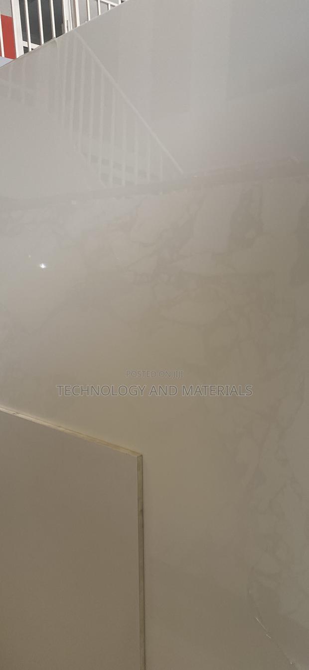 Pure White Sintered Stone - thumbnail 3
