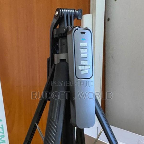 T05 360° Rotating Smartphone Tripod Selfie Stick - thumbnail 2
