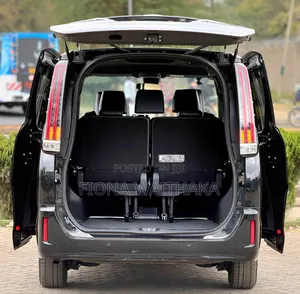 Toyota Esquire 2019 Black