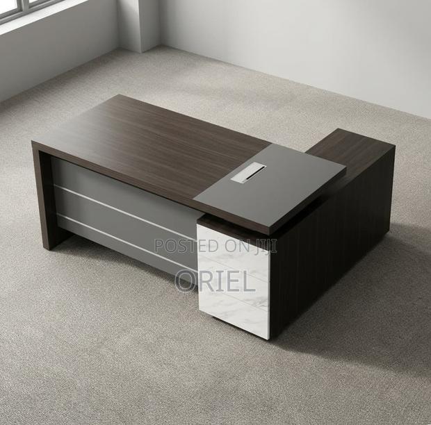 Office Desk : 1.6M Corporate Office Manager Desk - main view