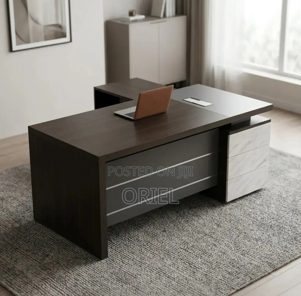 Office Desk : 1.6M Corporate Office Manager Desk