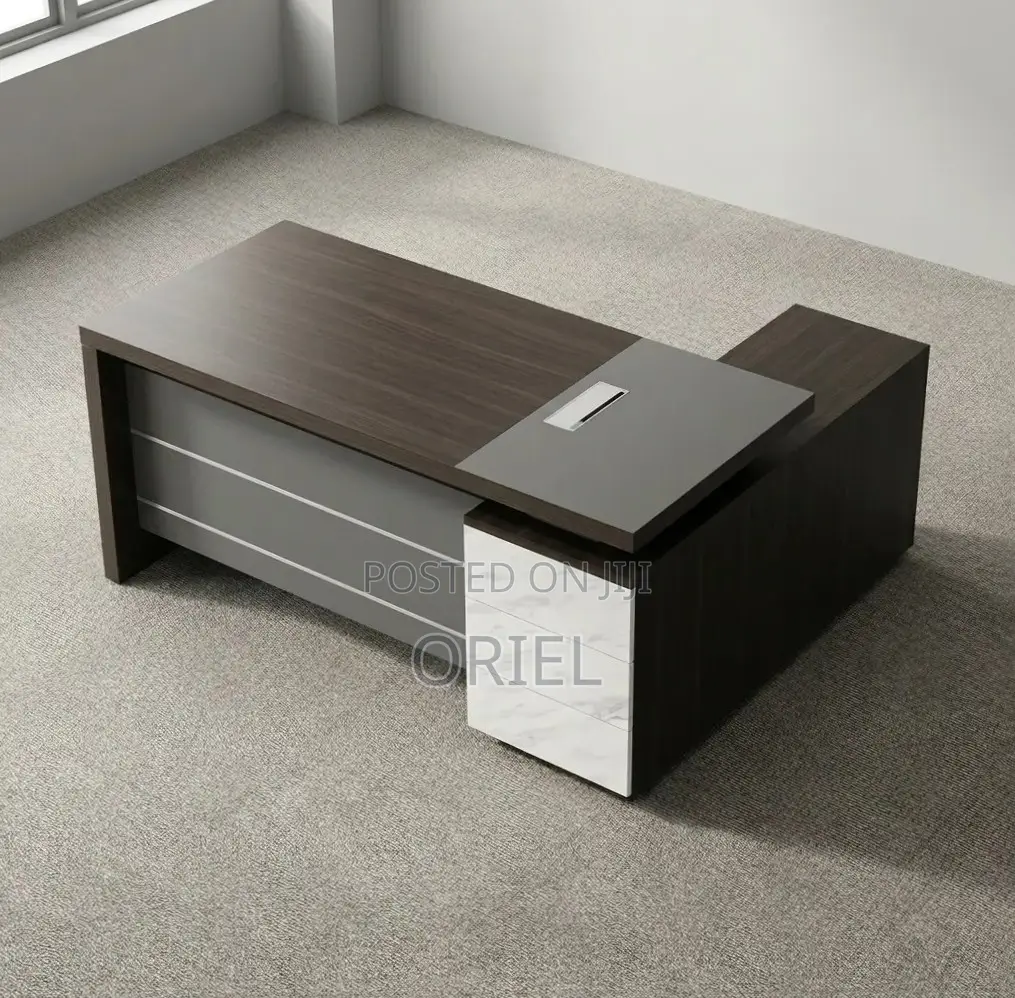 Office Desk : 1.6M Corporate Office Manager Desk