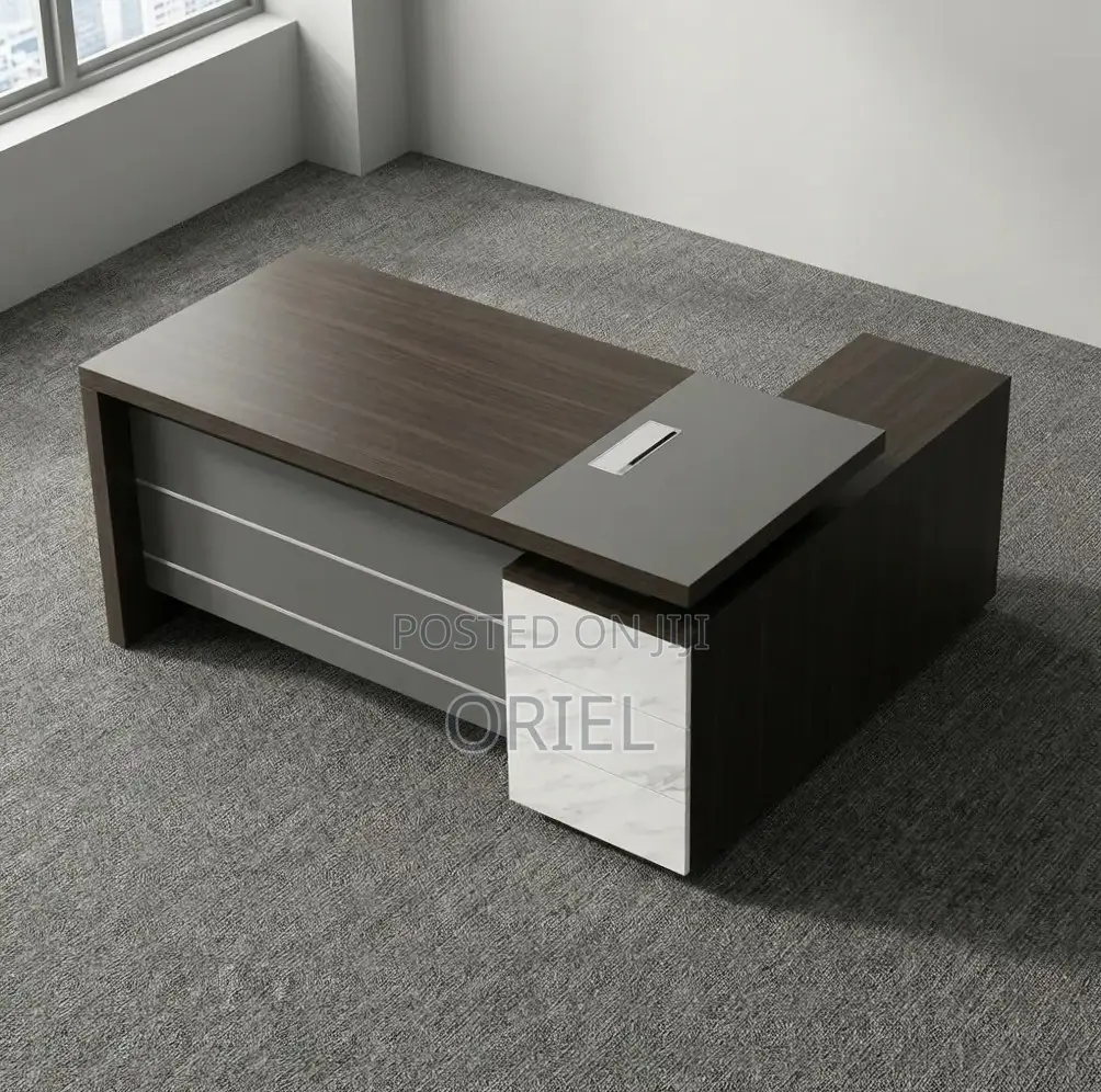 Office Desk : 1.6M Corporate Office Manager Desk