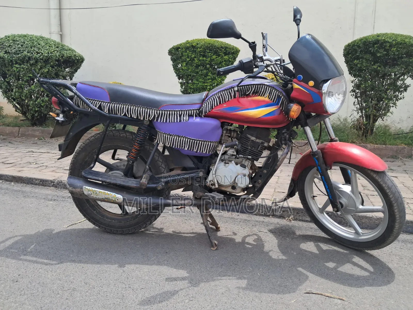 Bajaj Boxer 150 UG 2023 Red