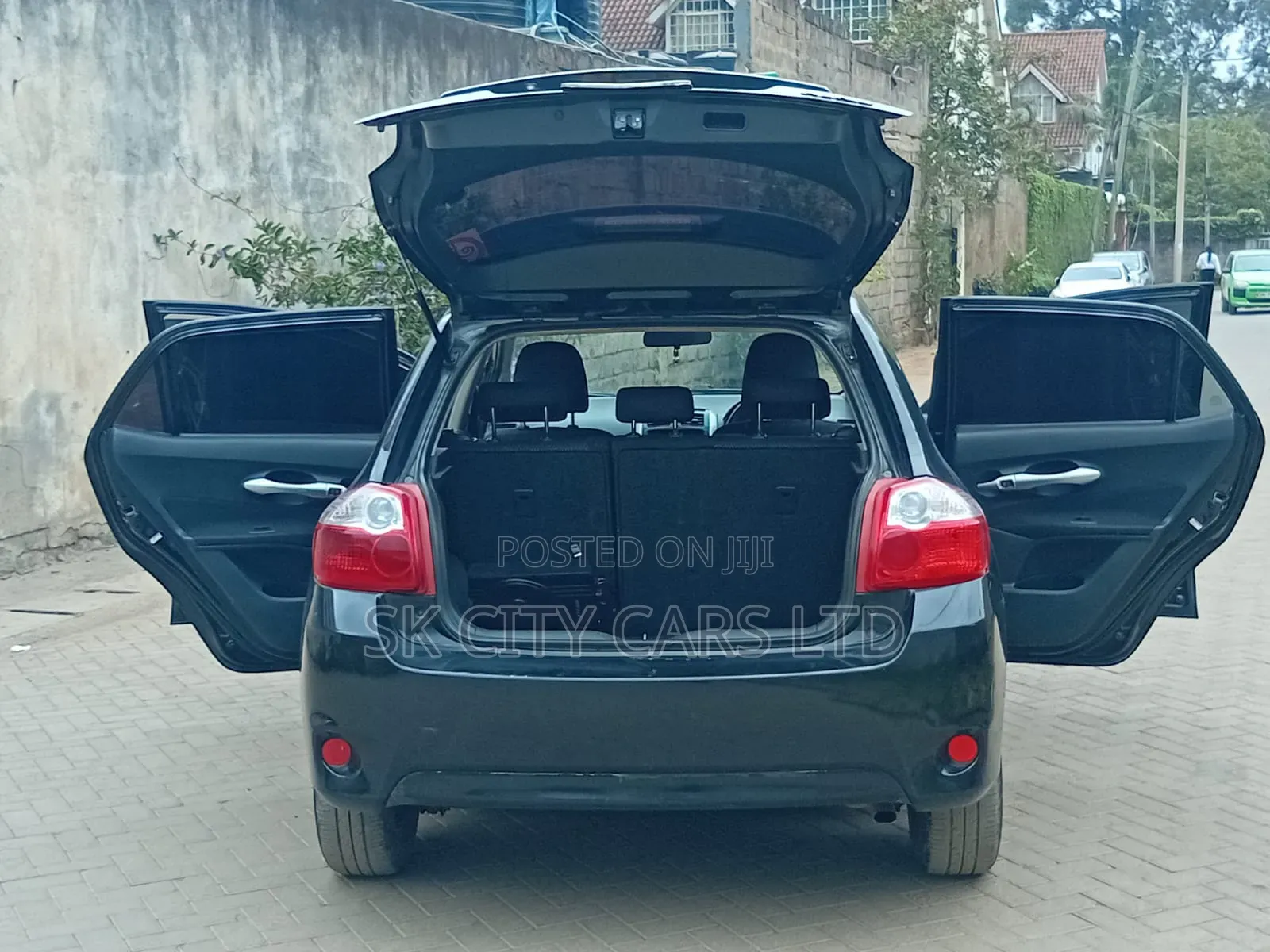 Toyota Auris 2010 Black