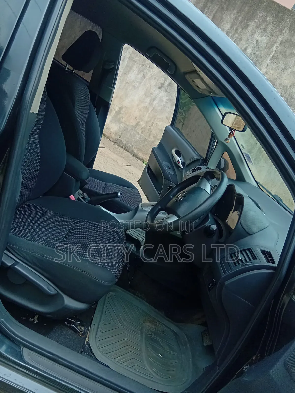 Toyota Auris 2010 Black