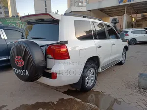 Toyota Land Cruiser 2014 White