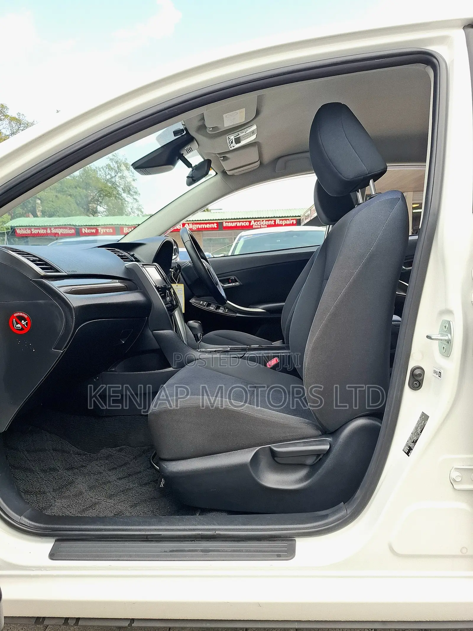 Toyota Premio 1.8 FWD 2019 White