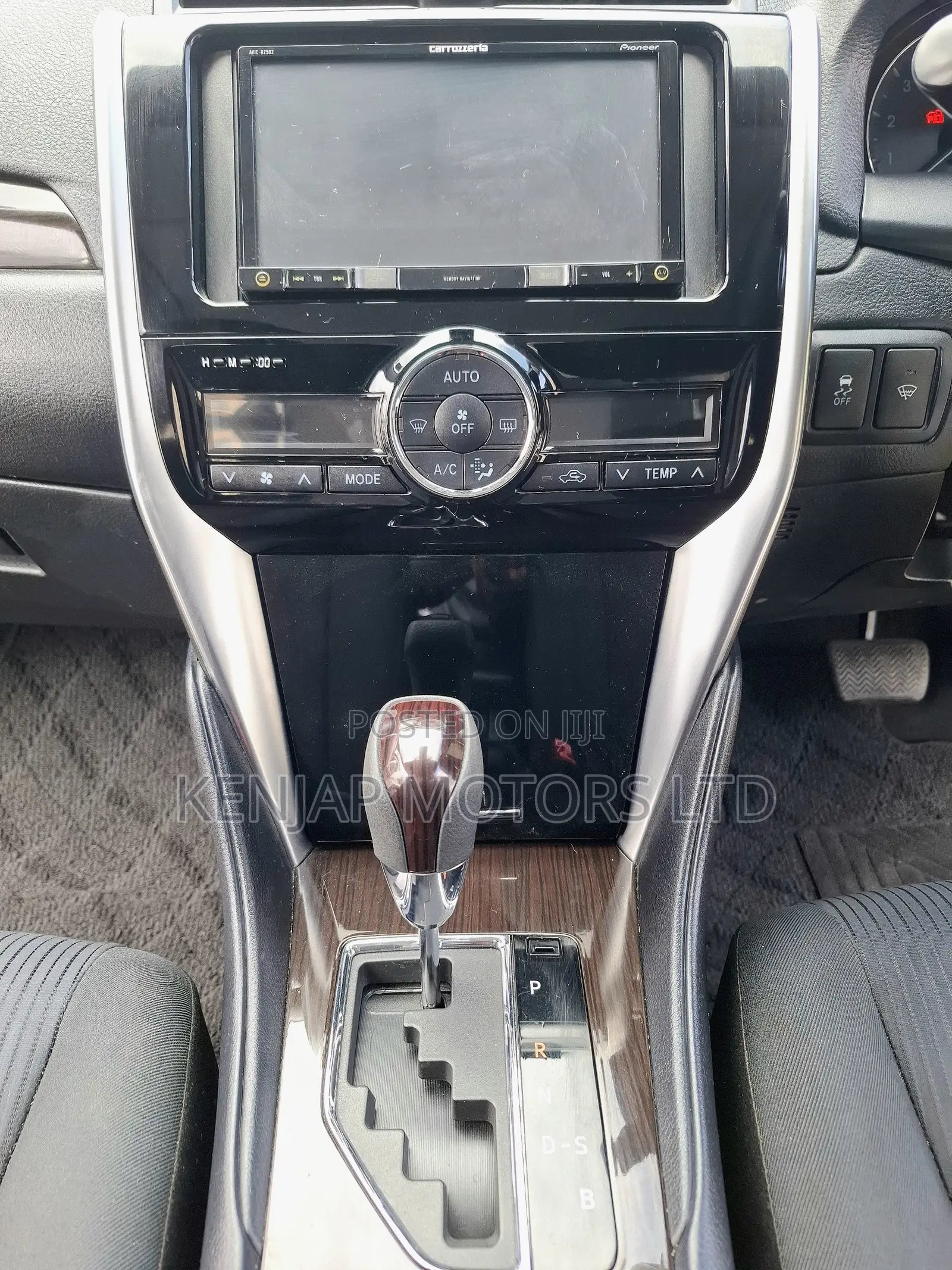 Toyota Premio 1.8 FWD 2019 White