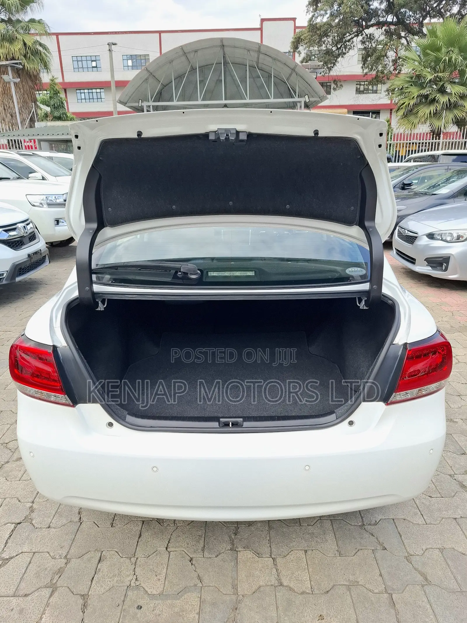 Toyota Premio 1.8 FWD 2019 White
