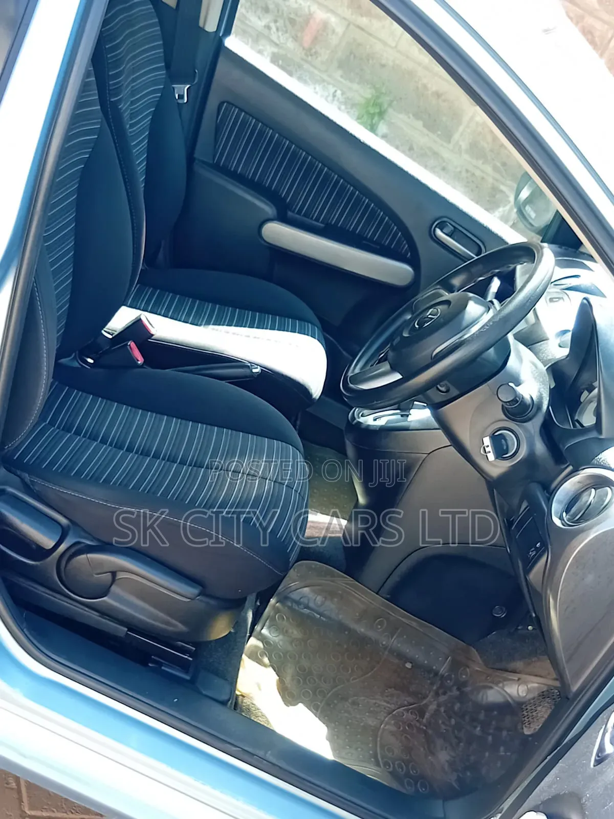 Mazda Demio 2010 Blue