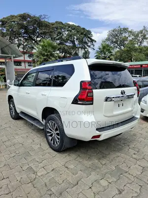 Toyota Land Cruiser Prado 2.8 2020 White