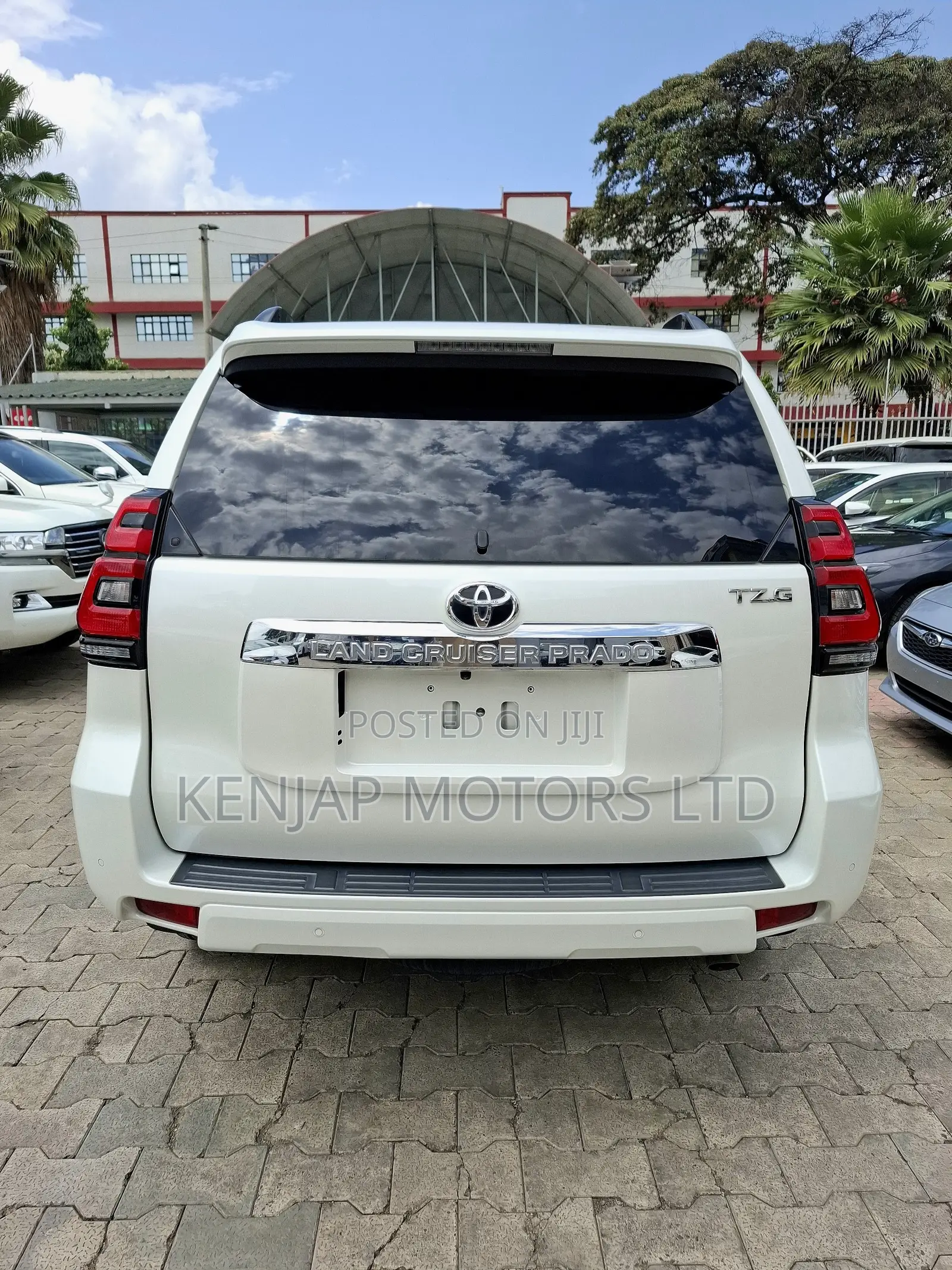 Toyota Land Cruiser Prado 2.8 2020 White