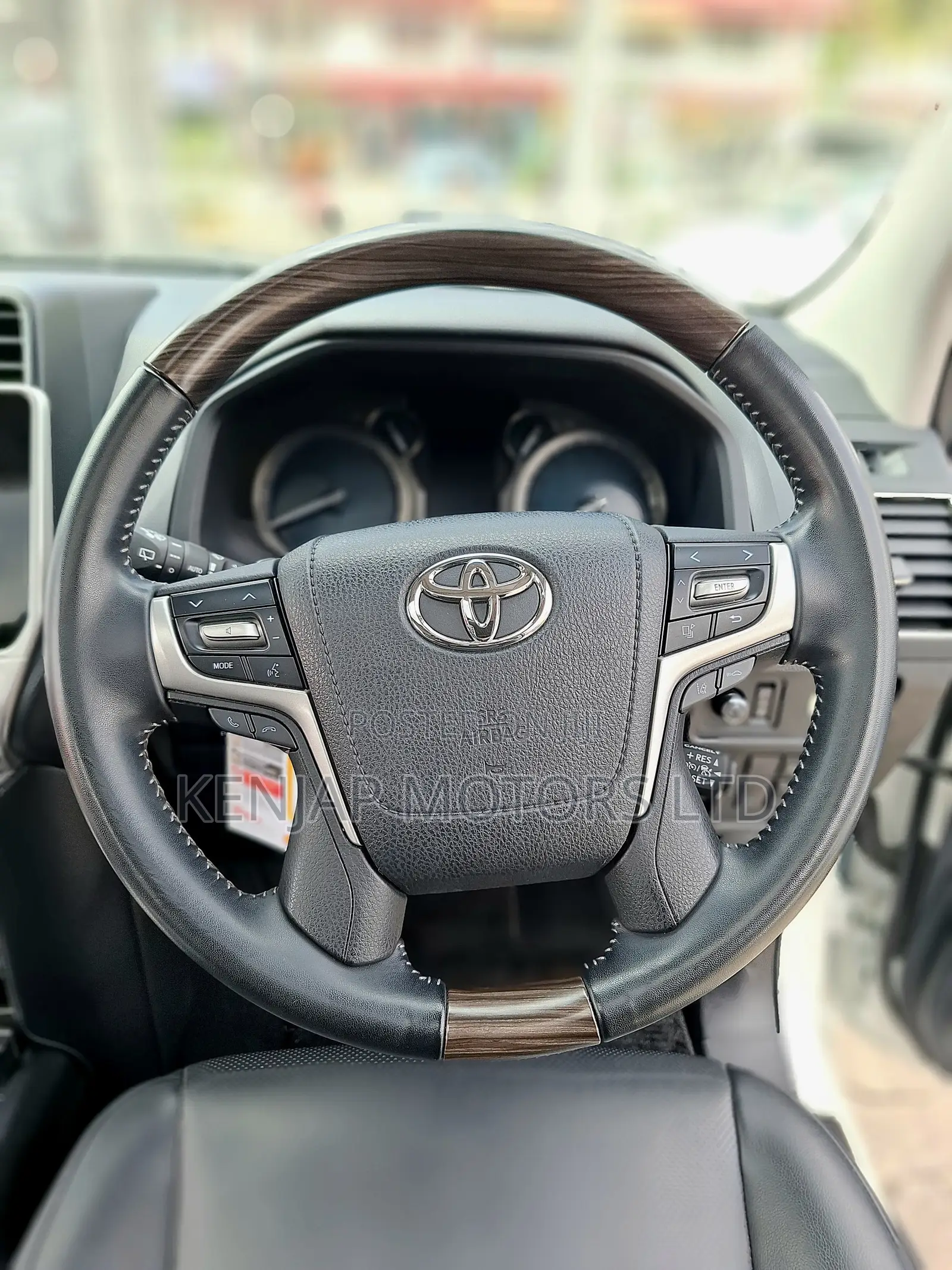 Toyota Land Cruiser Prado 2.8 2020 White