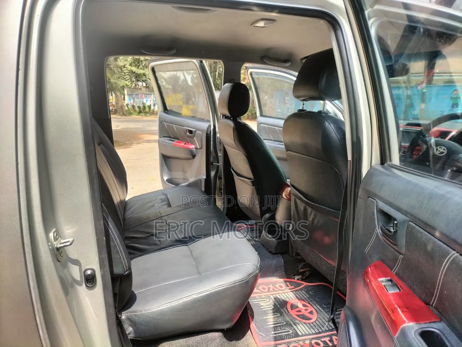 Toyota Hilux 2013 Brown