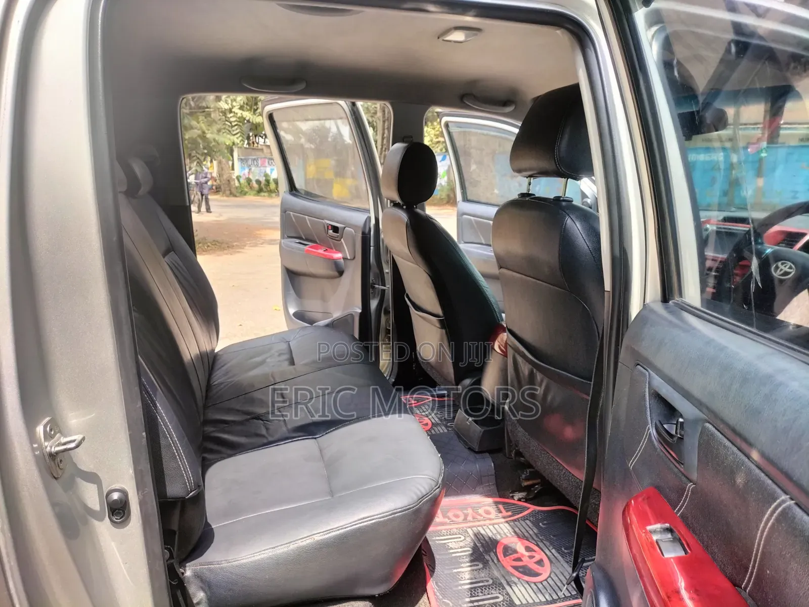 Toyota Hilux 2013 Brown