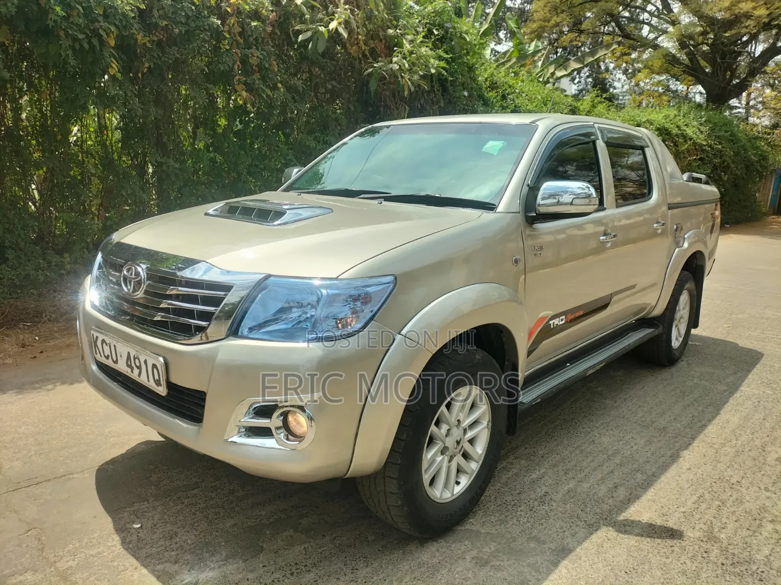 Toyota Hilux 2013 Brown