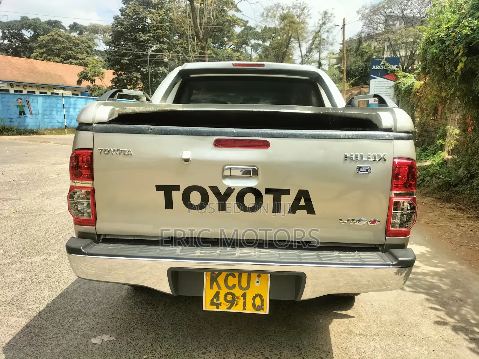 Toyota Hilux 2013 Brown