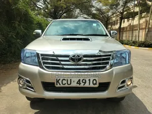 Toyota Hilux 2013 Brown