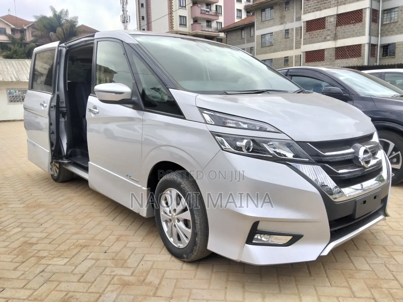 Nissan Serena 2018 Silver