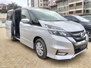 Nissan Serena 2018 Silver