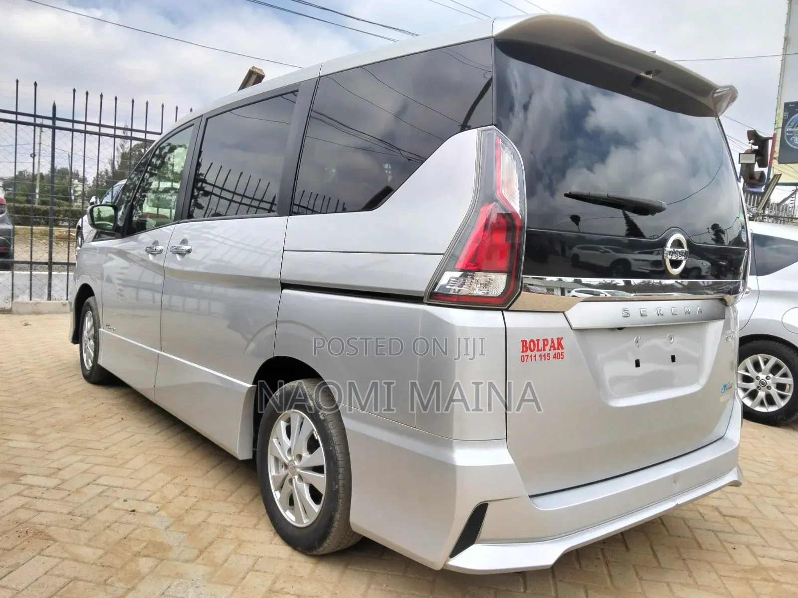 Nissan Serena 2018 Silver