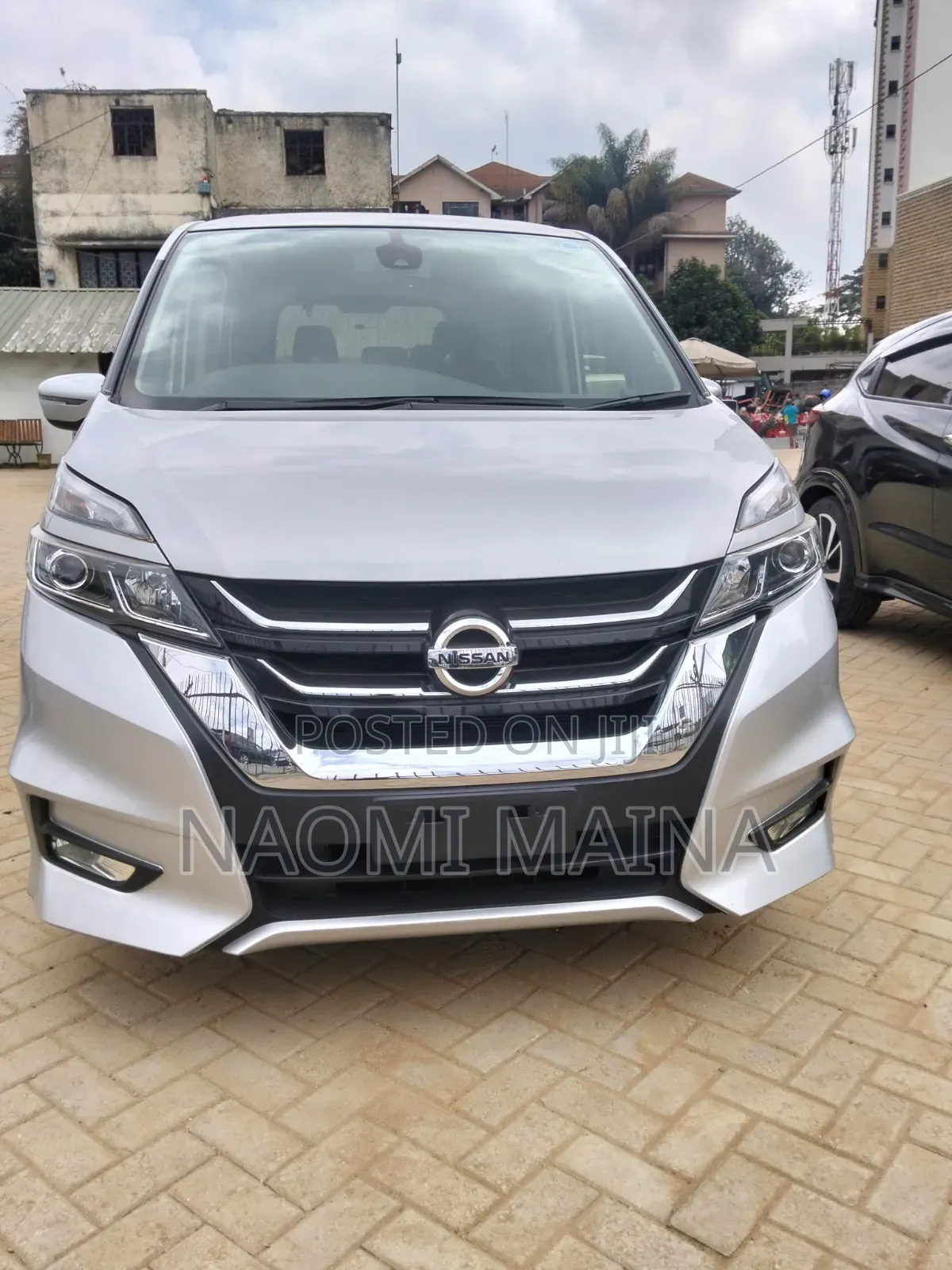 Nissan Serena 2018 Silver