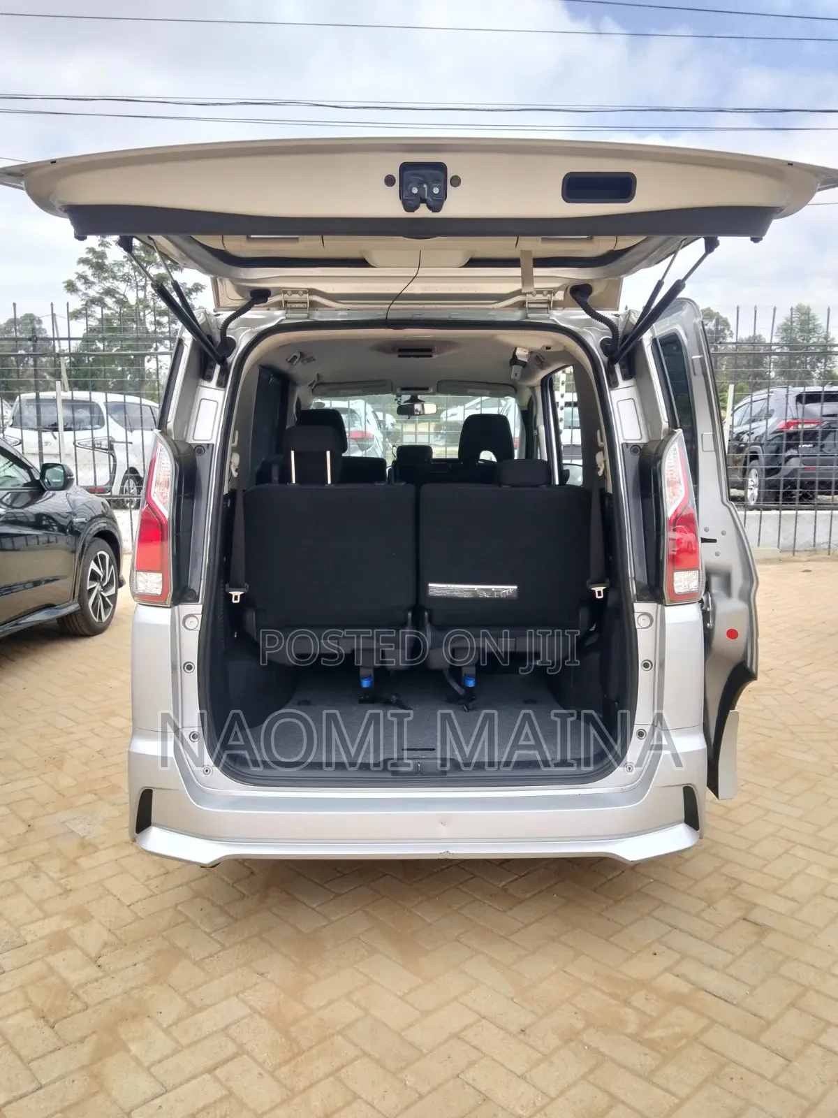 Nissan Serena 2018 Silver