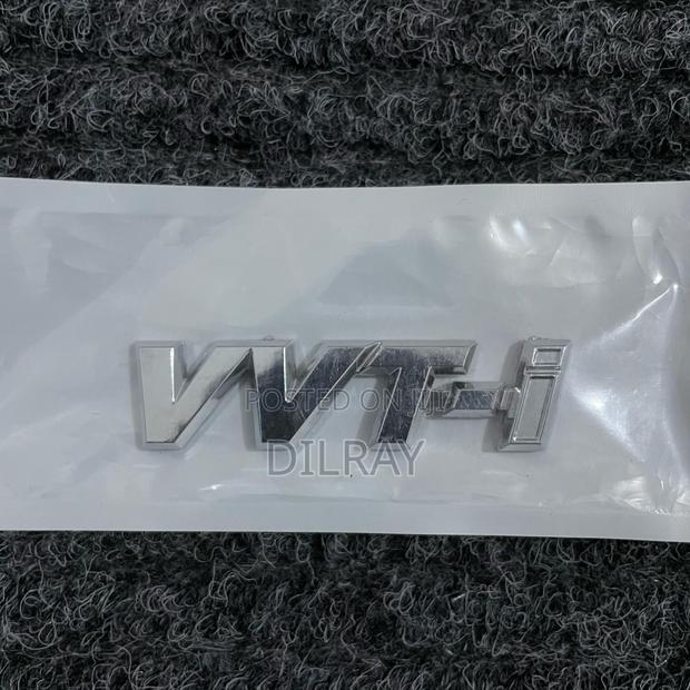 Toyota Vitz VVT-i Logo Emblem Badge