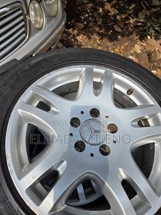 Mercedece Benz Tire - main view