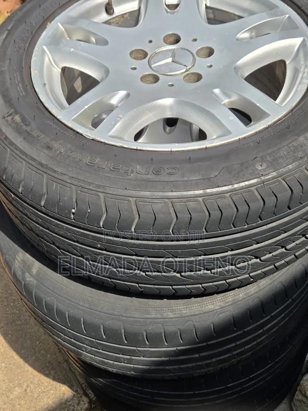Mercedece Benz Tire - thumbnail 2