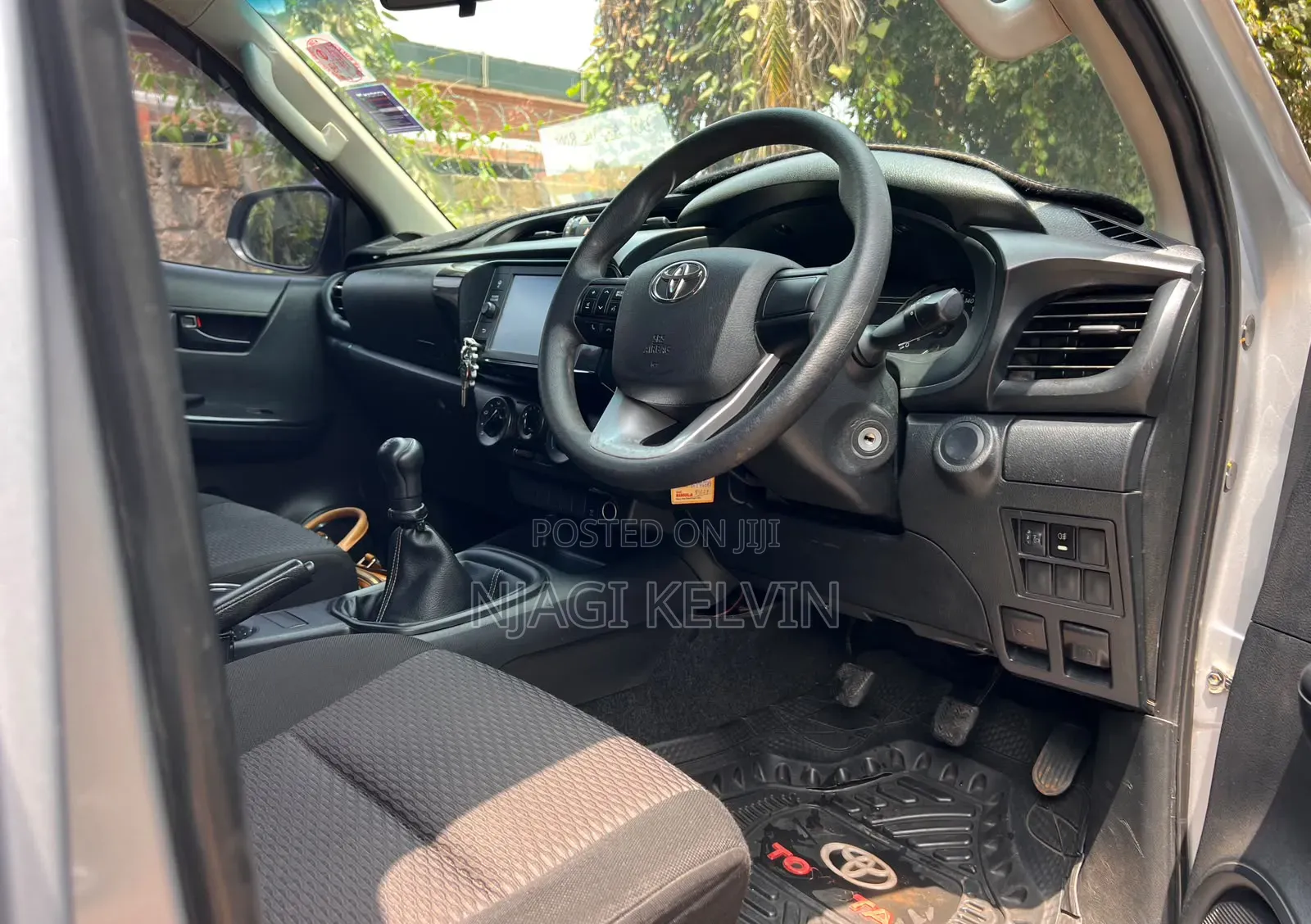 Toyota Hilux 2021 Gray