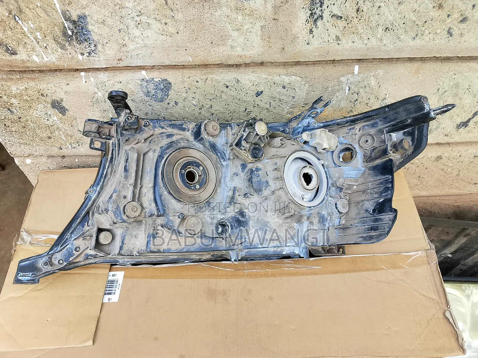 Front Right Headlight (OEM Original) LC200 Land Cruiser