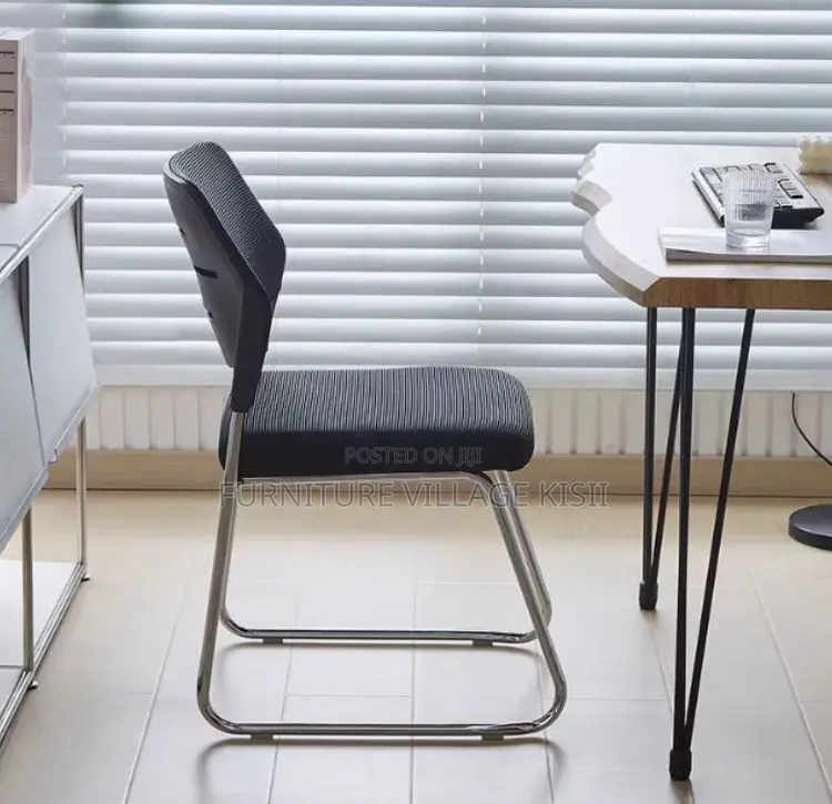 Office Chair: Reception Visitors Chair