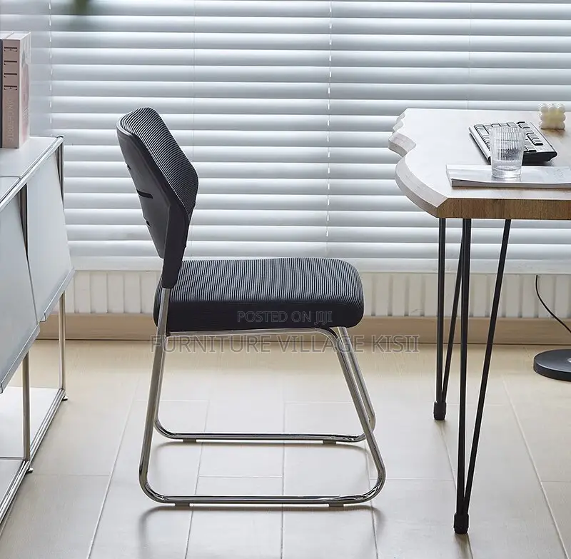 Office Chair: Reception Visitors Chair