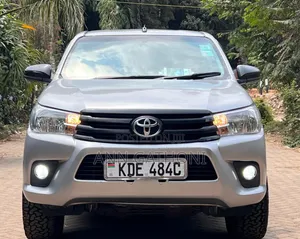 Toyota Hilux 2021 Gray