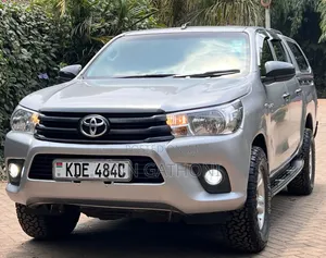 Toyota Hilux 2021 Gray