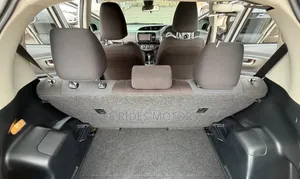 Toyota Vitz 2016 Silver