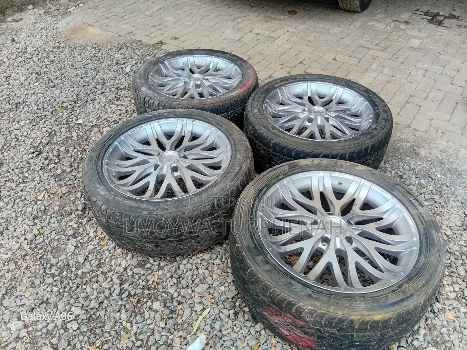 200 Series Tyres