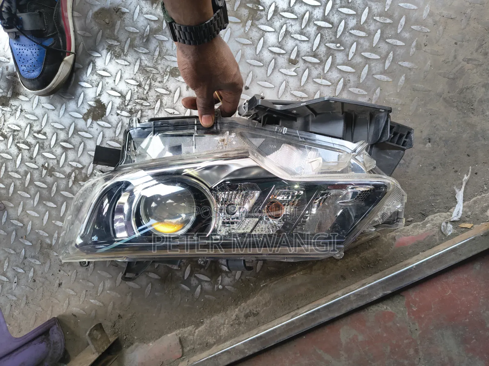 Premio 270 Headlight