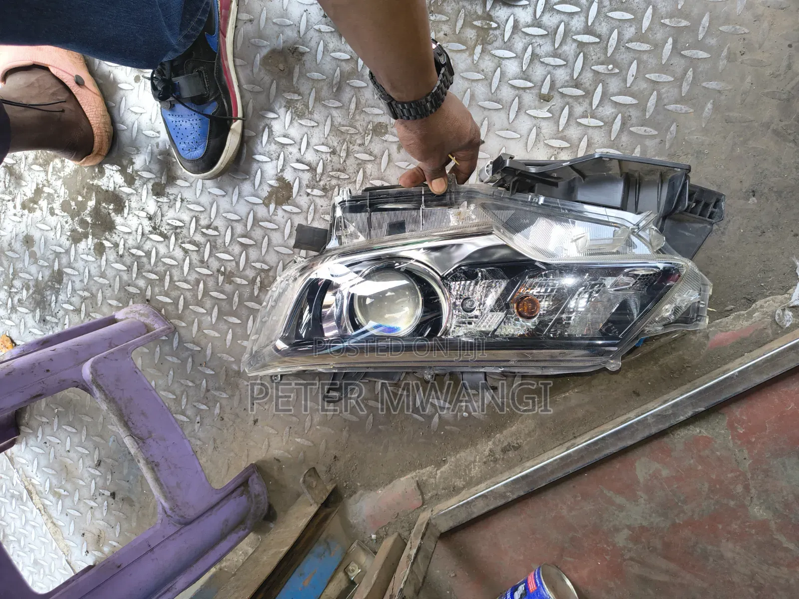 Premio 270 Headlight