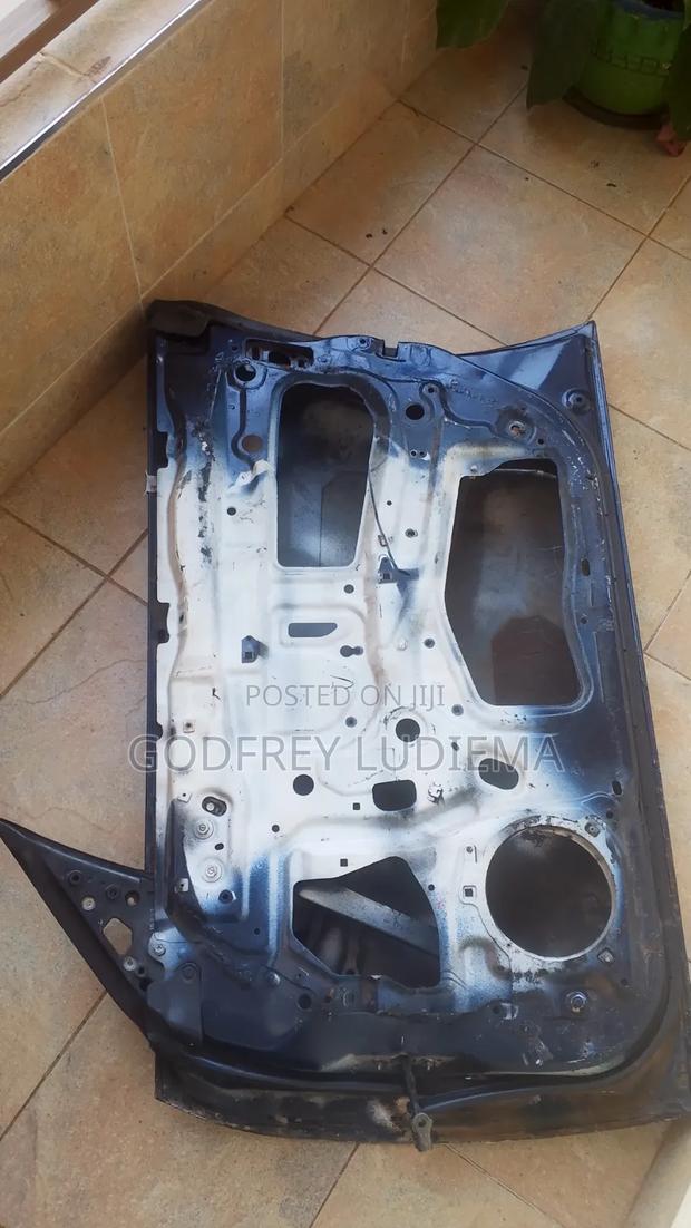 Subaru Bp5 Driver Door - thumbnail 11