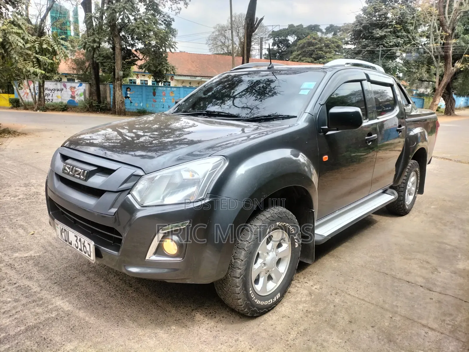 Isuzu D-MAX 2022 Gray