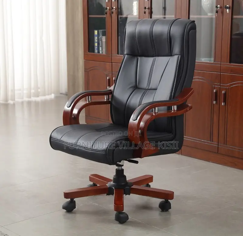 Office Chair: Executive Leather Chair