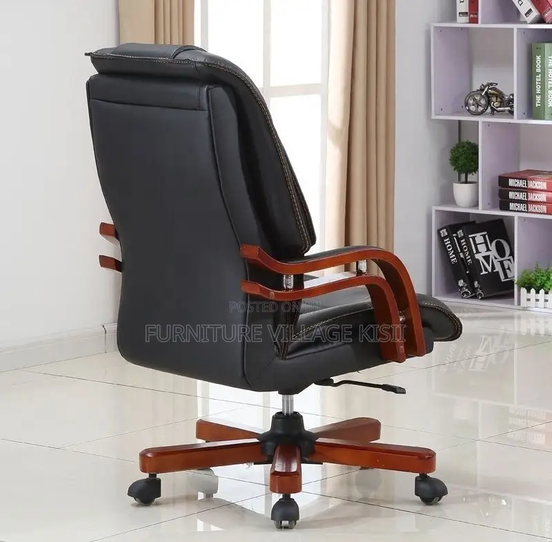 Office Chair: Executive Leather Chair