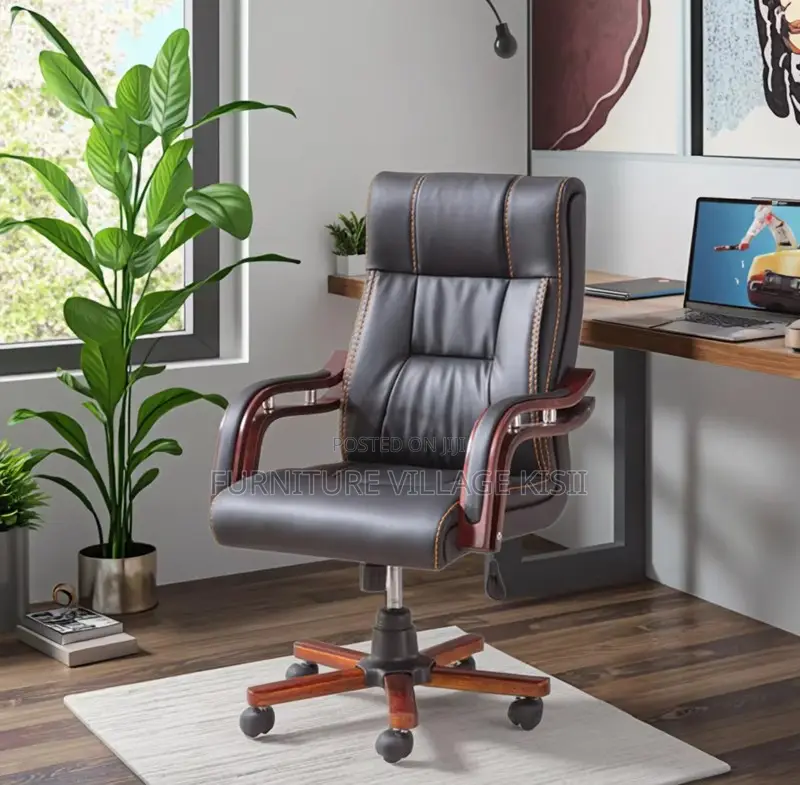 Office Chair: Executive Leather Chair