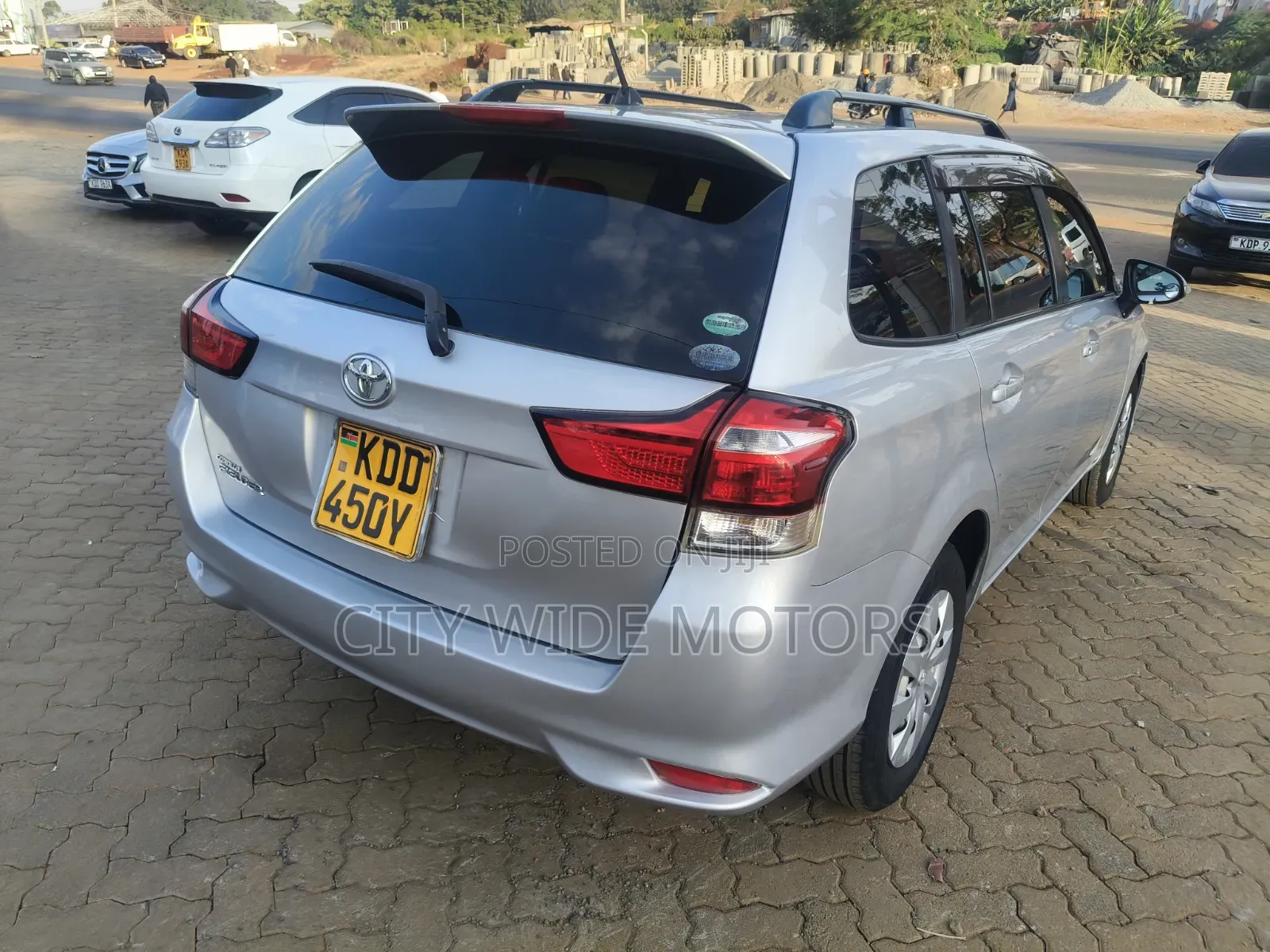 Toyota Corolla Fielder 2016 Silver