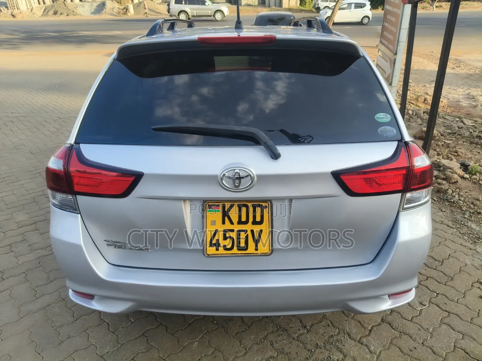 Toyota Corolla Fielder 2016 Silver